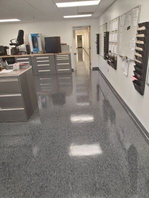 Commercial Floor Strip & Wax in Lansing, MI (2)